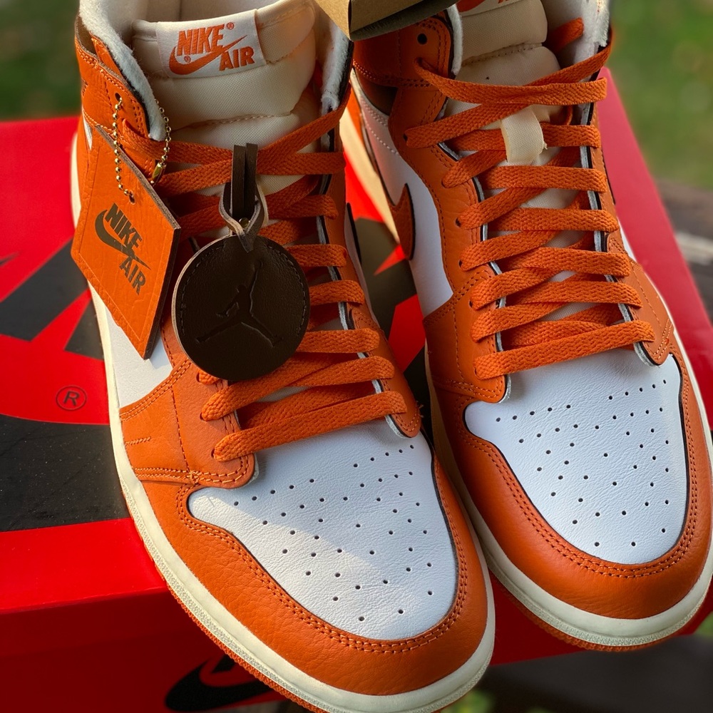 Jordan 1 Retro High OG Starfish size 12 Women = 10.5 Men Brand New In Box !!! - Picture 6 of 16